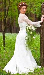 Эксклюзивное,  очень красивое свадебное платье с болеро и сумочкой!!!