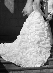 Продам б/у свадебное платье краснодар с шикарным шлейом,  состояние иде