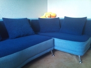 Угловой темно синий диван