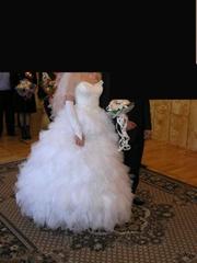 Продаю белое,  пышное,  свадебное платье 13000 руб