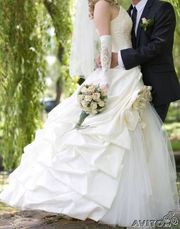 Свадебное платье цвета шампань