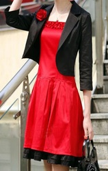Продам красное атласное платье с пиджачком,  размер 44