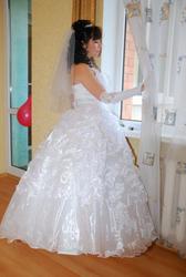 Продаю белоснежное очень красивое свадебное платье